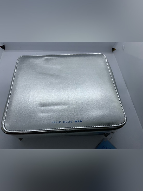 TRUE BLUE SPA Other - TRUE BLUE SPA Silver Portable Tablet Case